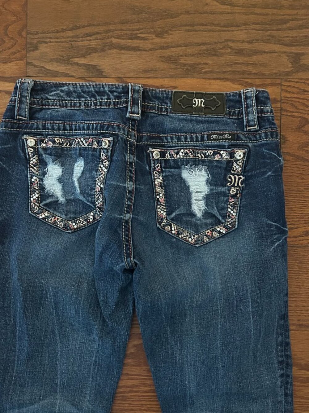 Miss Me Signature Skinny Beaded Sequin Embroidered Jeans Size 29 Y2K - Picture 9 of 16